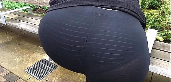 trendsMom Vpl Thick Ass Public